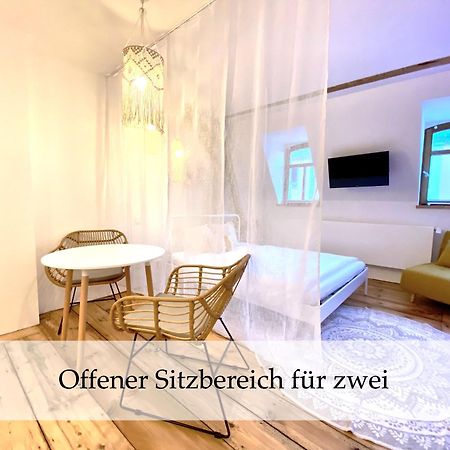 Zentrale 1-Zimmer-Ferienwohnung Mit Digitalem Check In Hof  Bagian luar foto